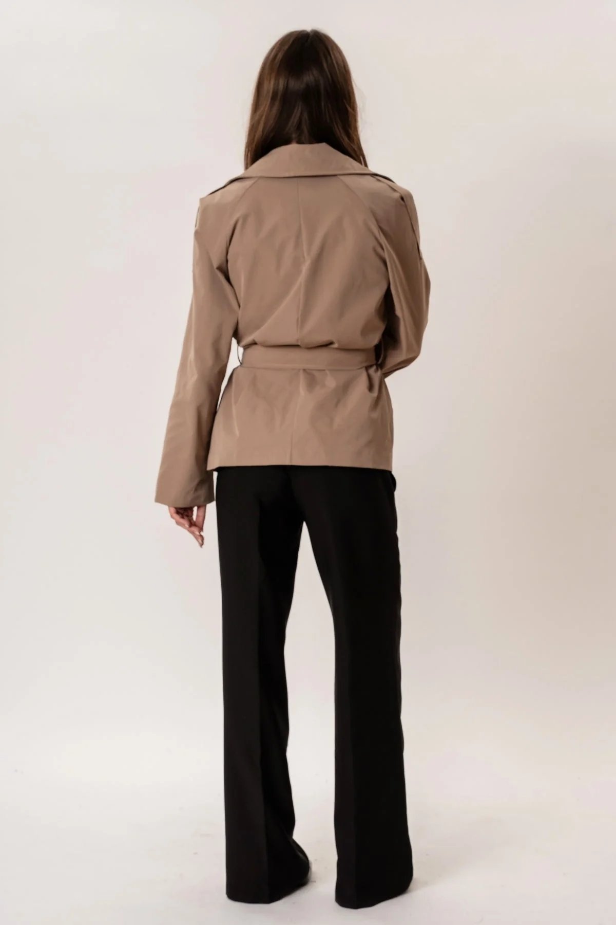 Sia Kurzer Trenchcoat – Kamel - Image 8