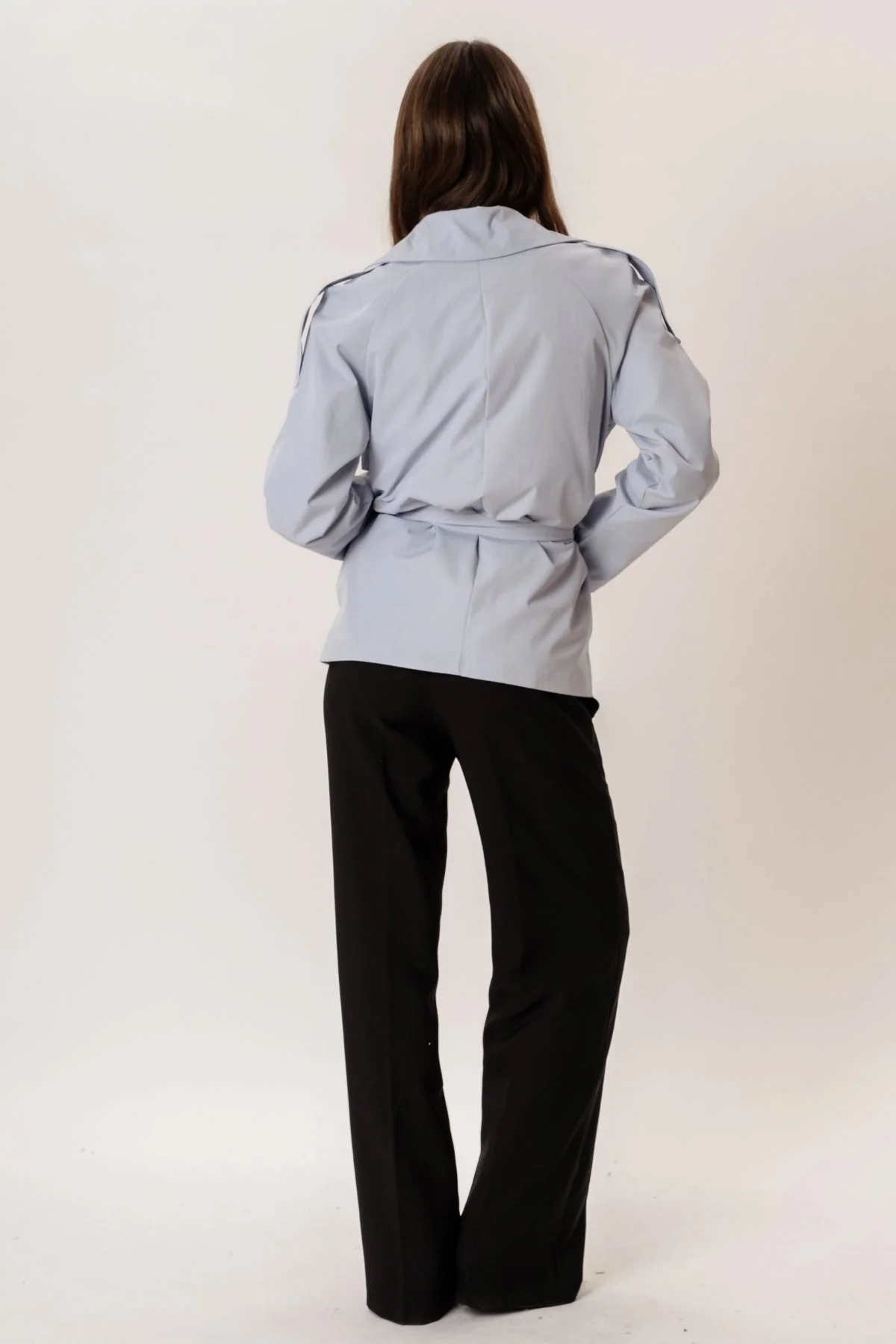 Sia Kurzer Trenchcoat – Himmelblau - Image 4