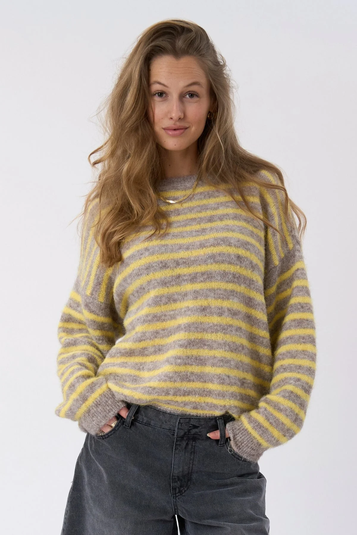 Sienna gestreifter Strick – Beige/Gelb