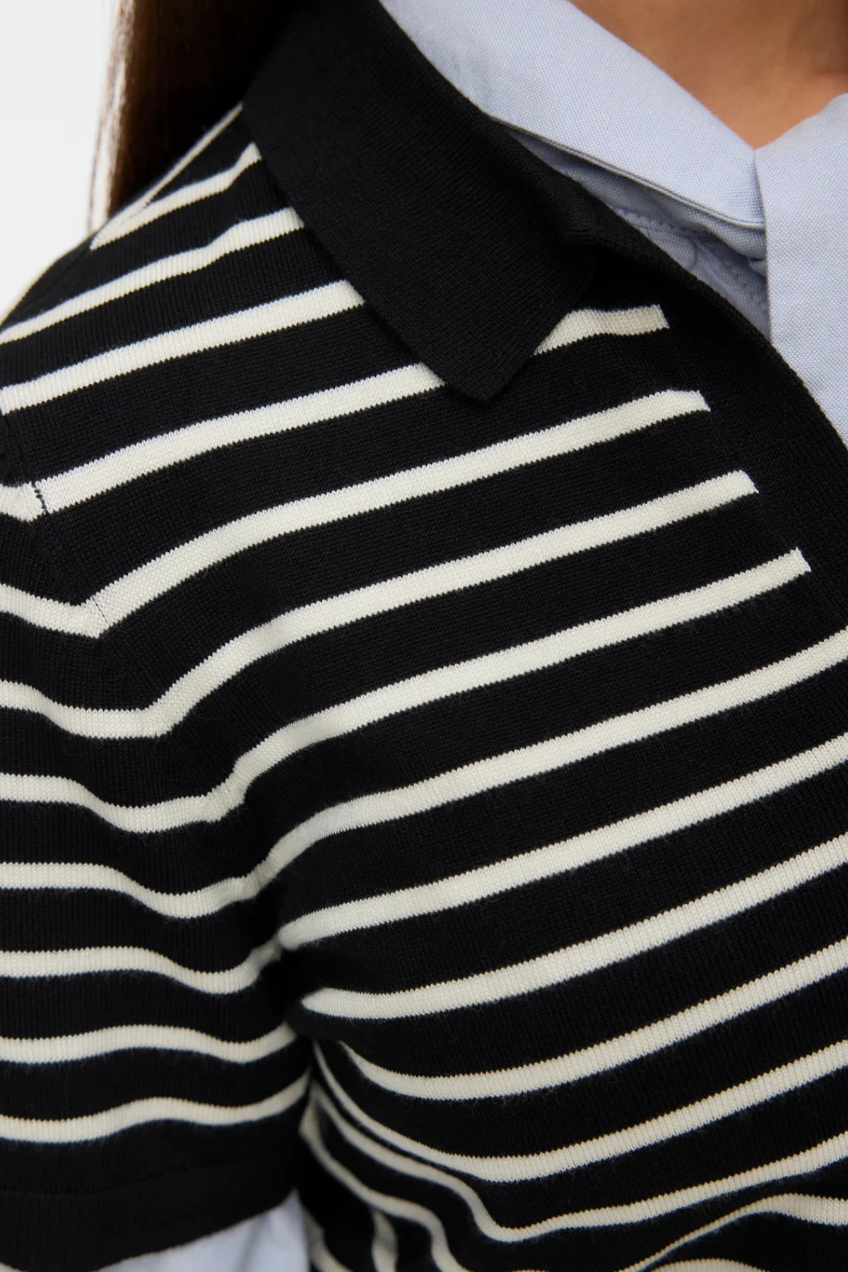 Silje Poloneck Pullover - Schwarz - Image 3