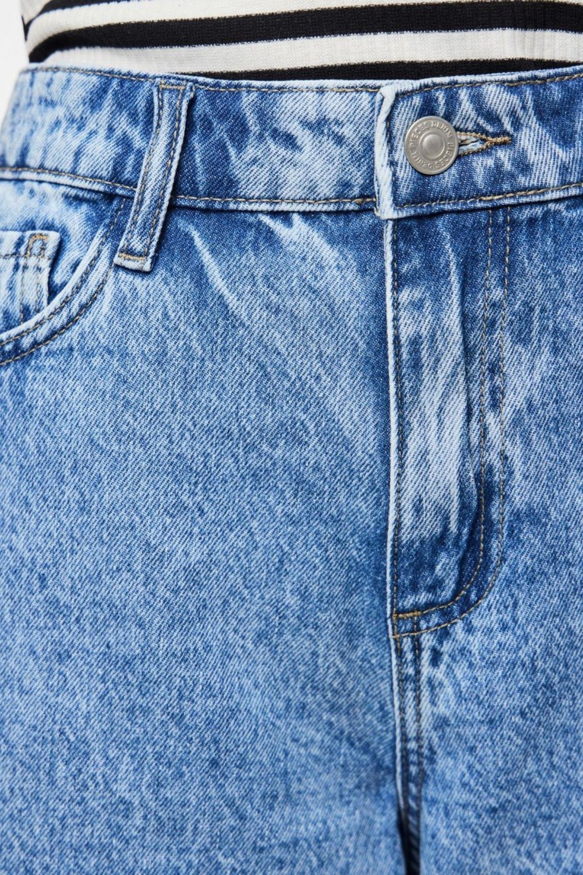 Sky Denim Jorts - mittelblauer Denim - Image 6
