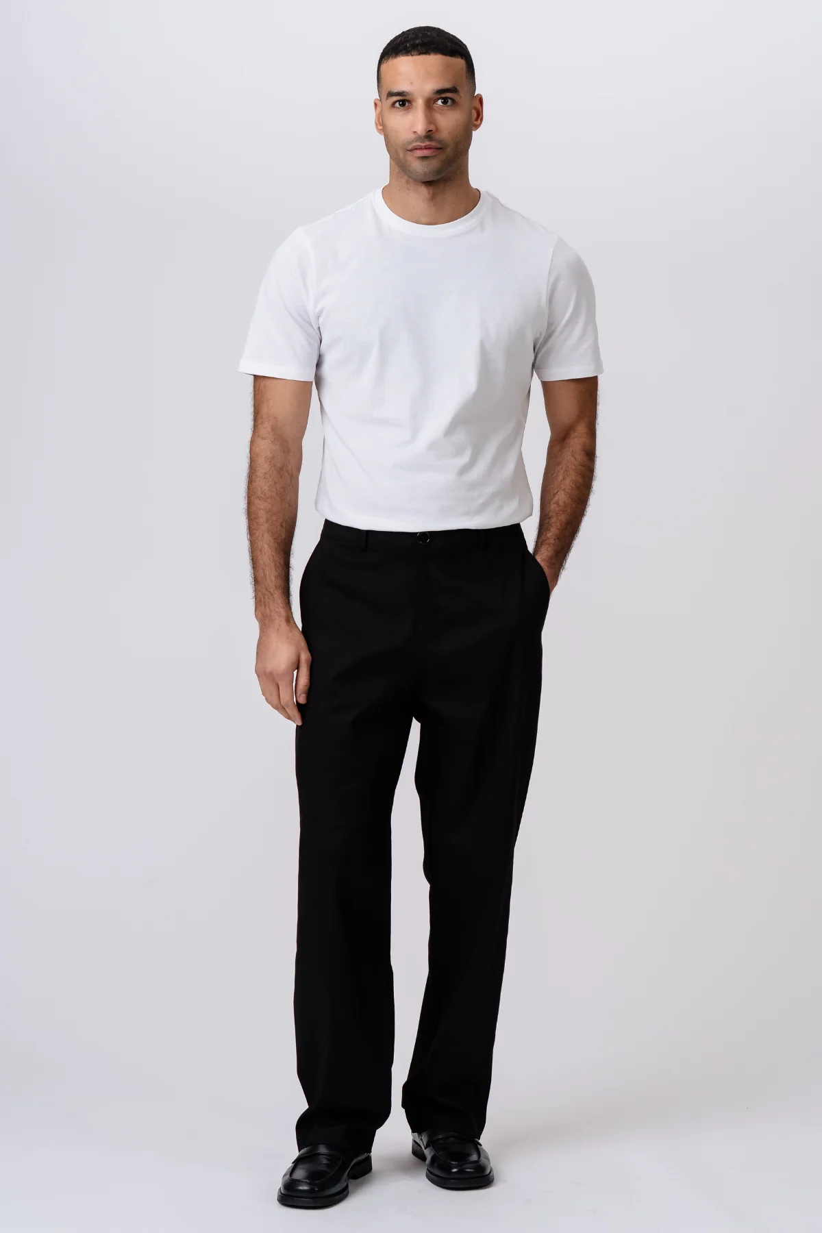 Gerade geschnittene Baumwoll-Chino - Schwarz - Image 9