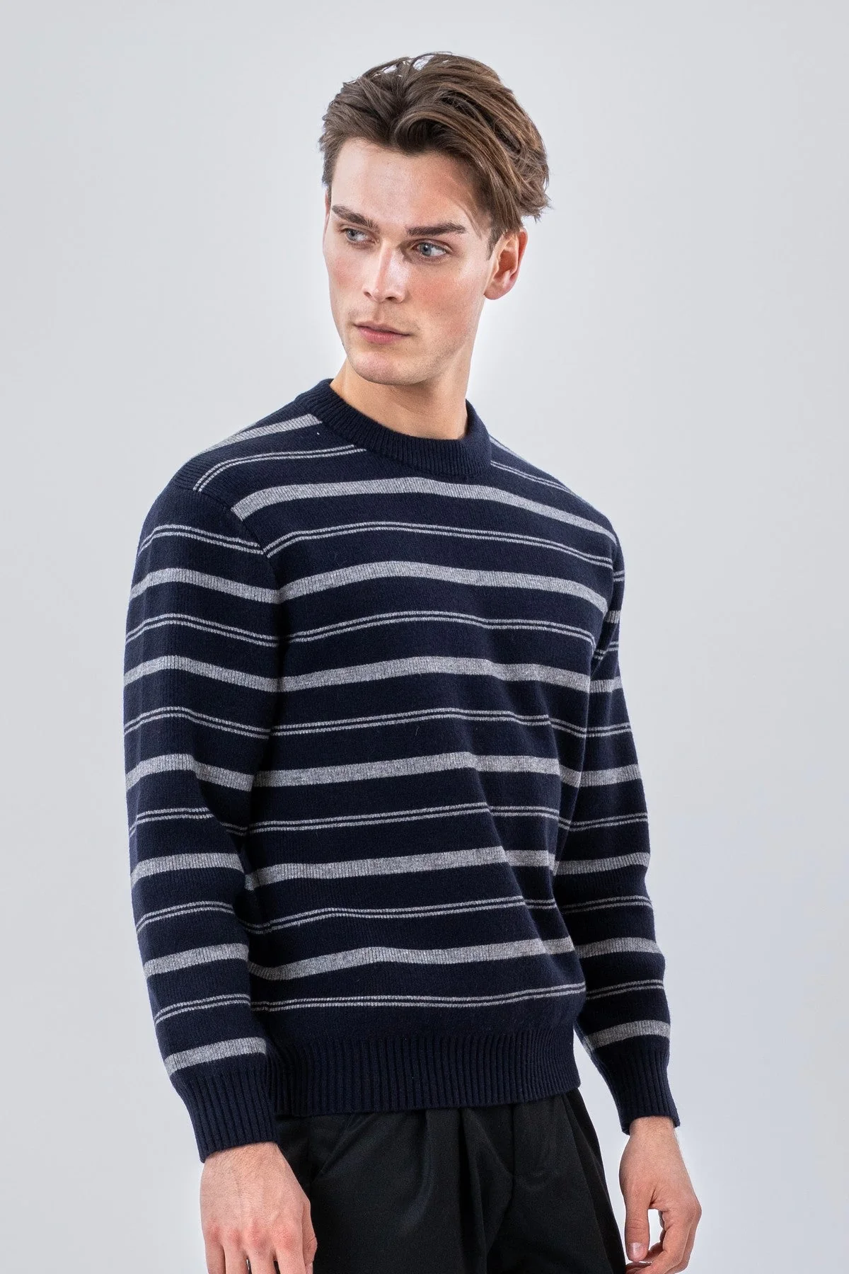 Gestreifter Pullover - Dunkelblau