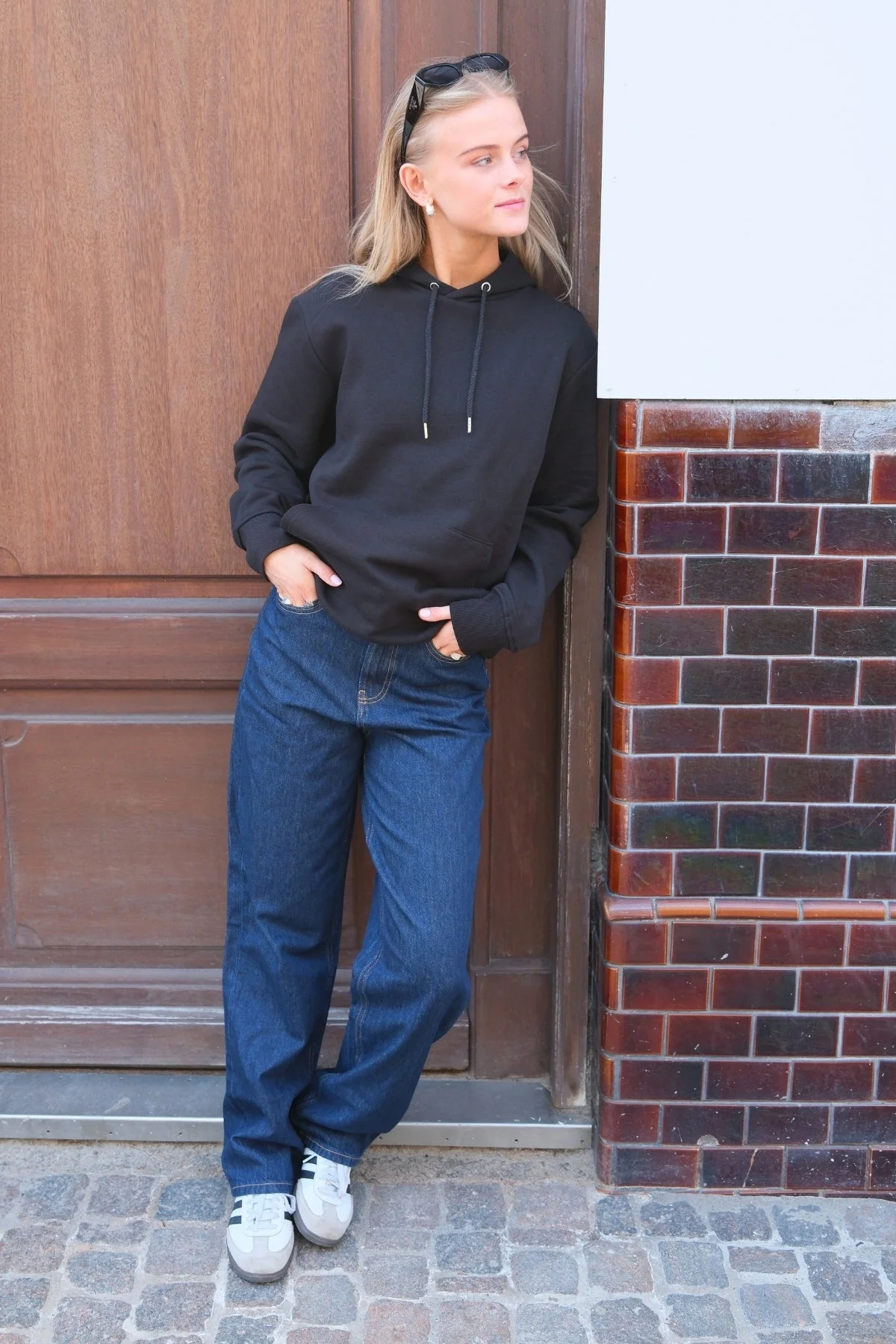 Sweatshirt Hoodie - Schwarz - Image 2