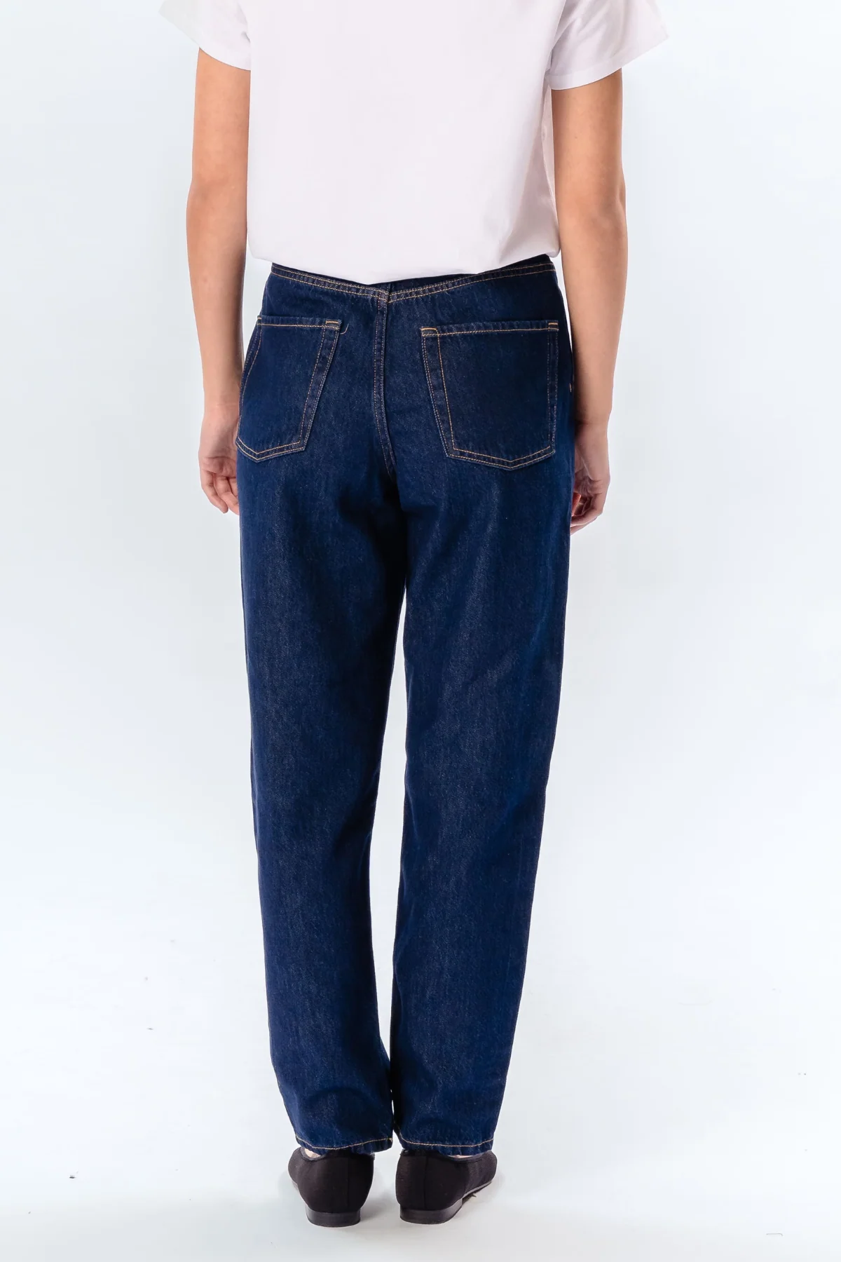 The Original Performance Mom Jeans - Dunkelblauer Denim - Image 3