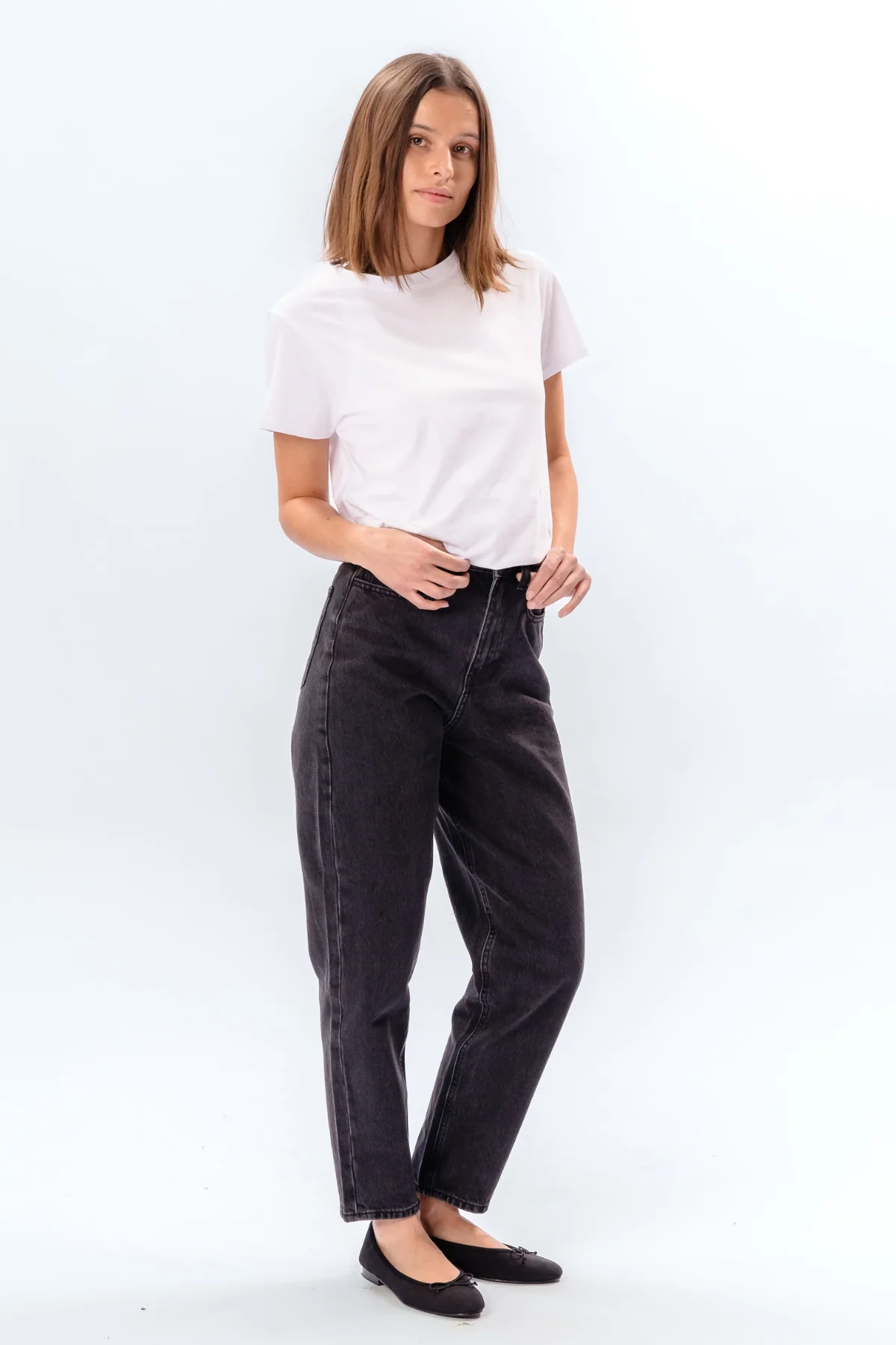 The Original Performance Mom Jeans - Gewaschener schwarzer Denim - Image 4