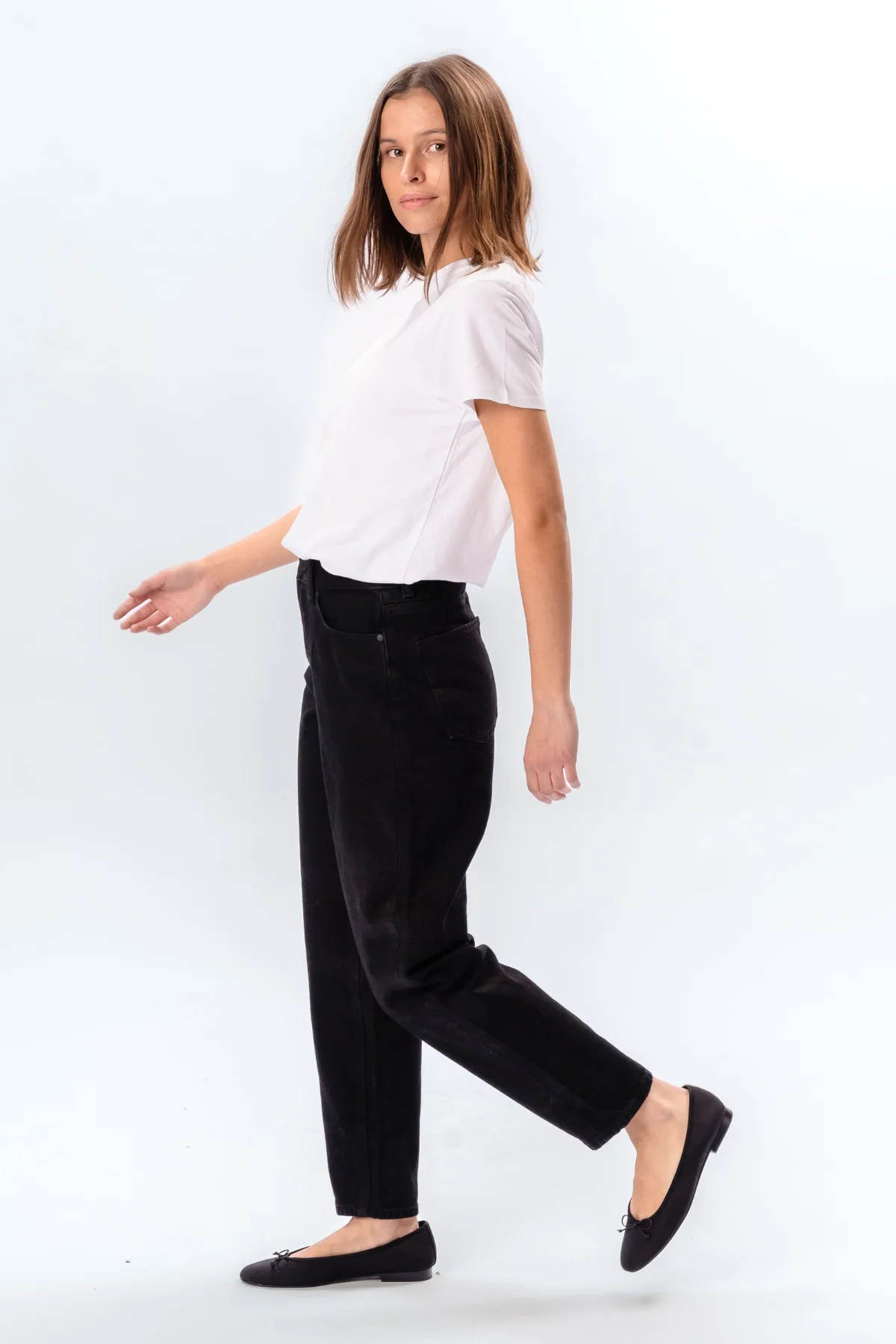 The Original Performance Mom Jeans - Schwarz Denim - Image 6
