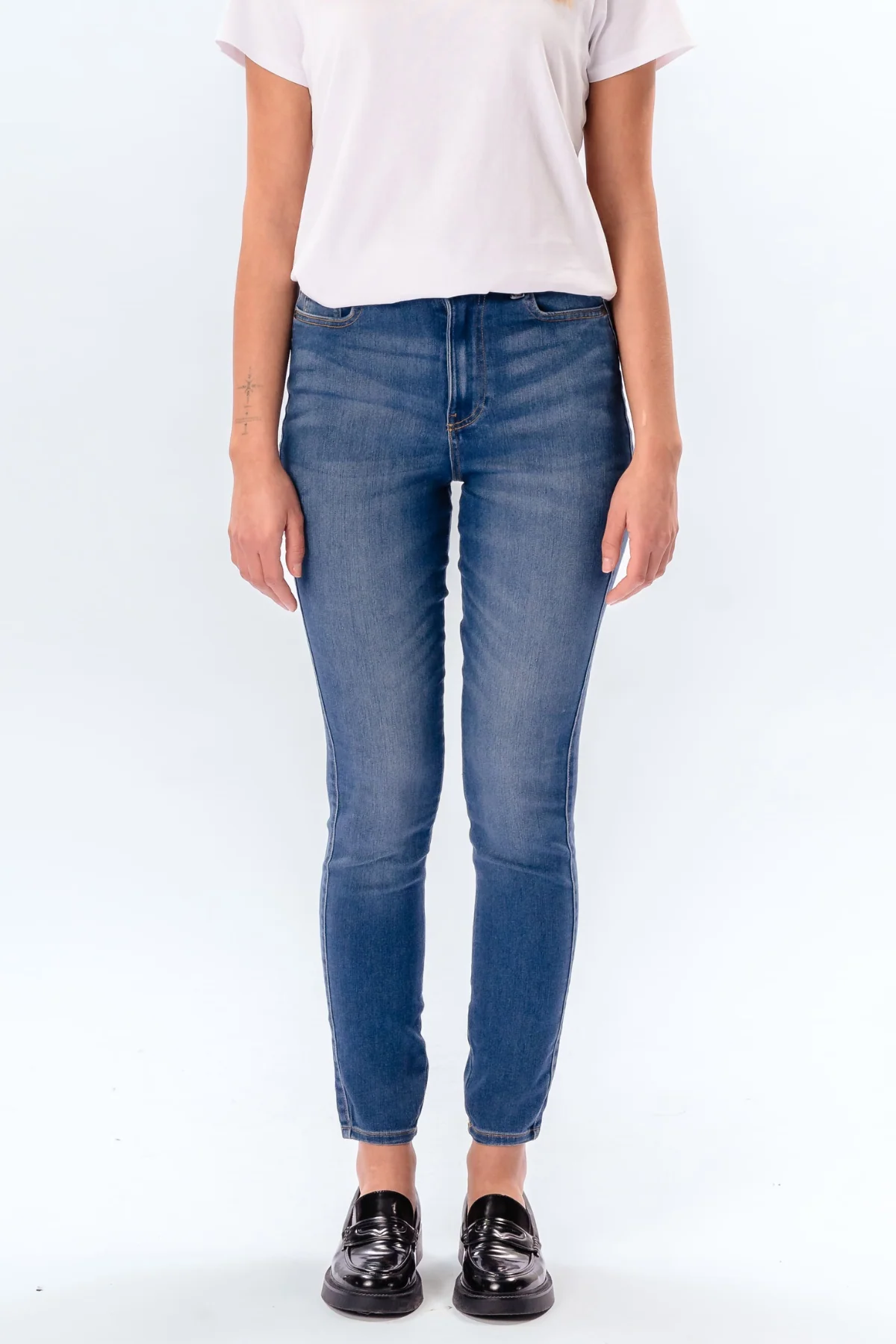 The Original Performance Röhrenjeans - hellblauer Denim - Image 2