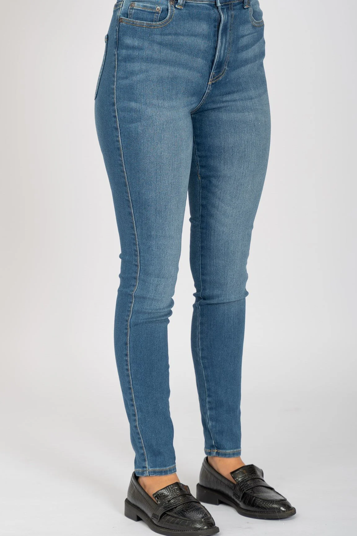 The Original Performance Röhrenjeans - hellblauer Denim - Image 5
