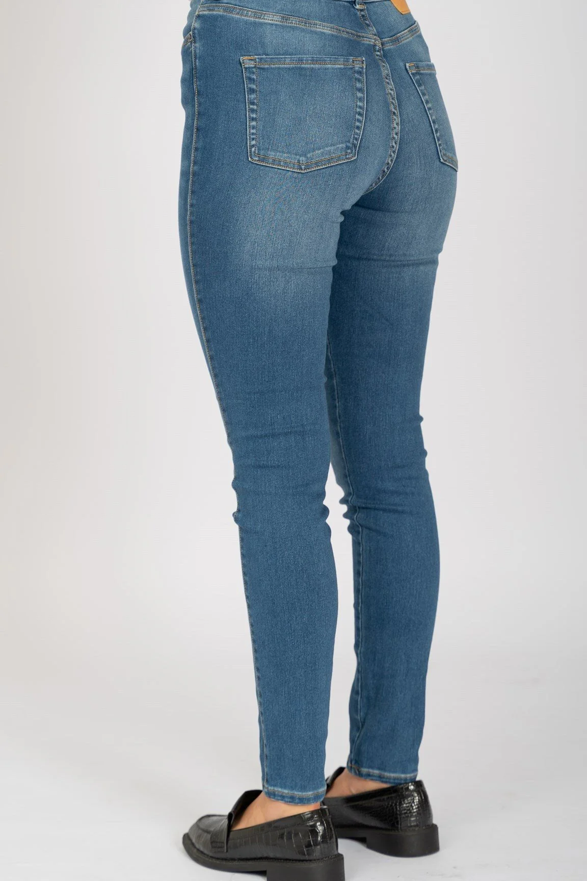 The Original Performance Röhrenjeans - hellblauer Denim - Image 6