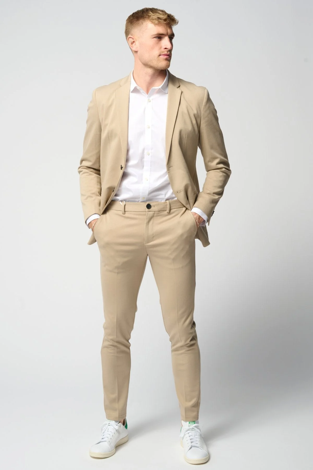 The Original Performance Suit™️ (Sand) + Hemd & Krawatte - Paketangebot (V.i.p) - Image 3