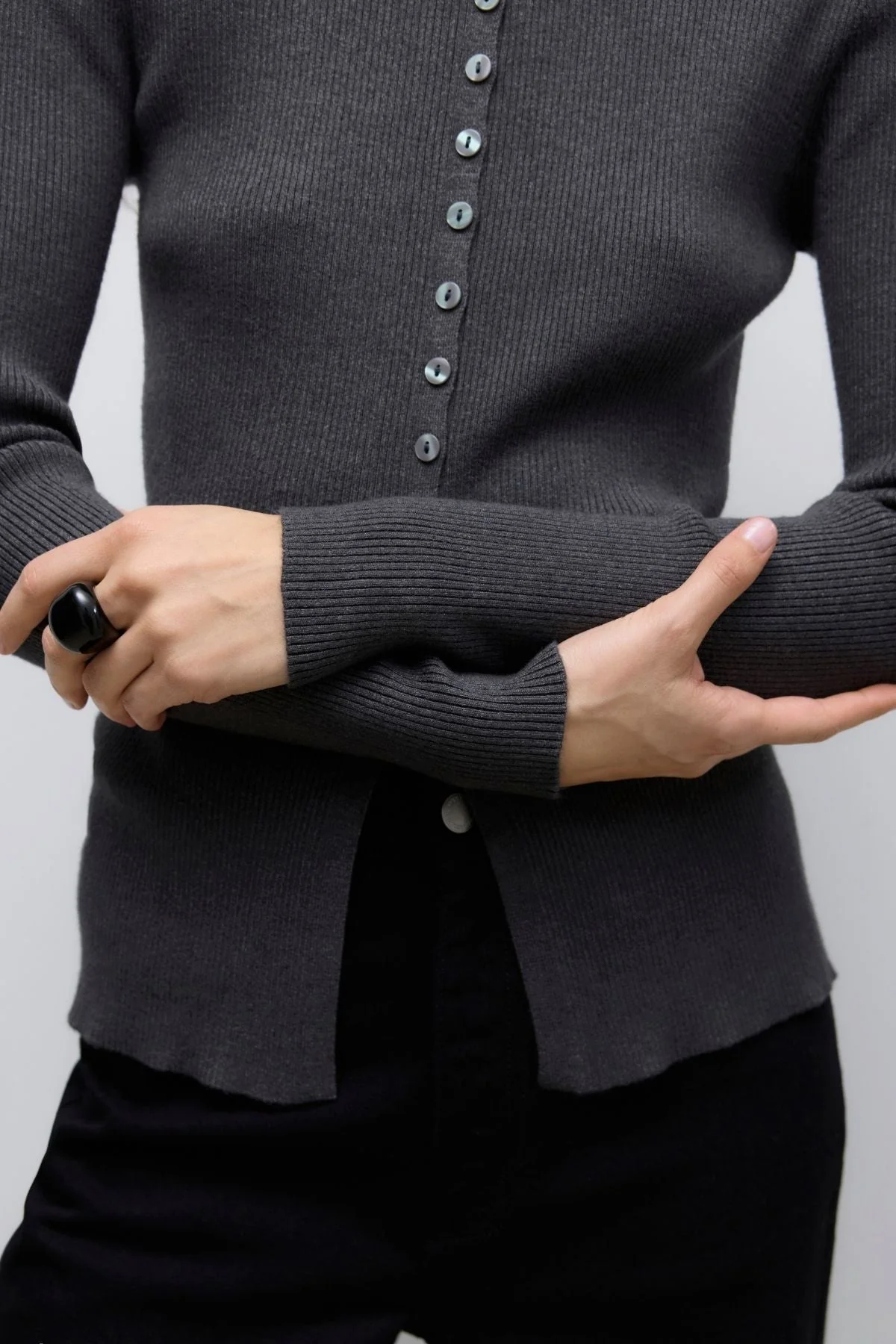 Ukino O -Neck Strick -Strickjacke - dunkelgraue Melange - Image 3