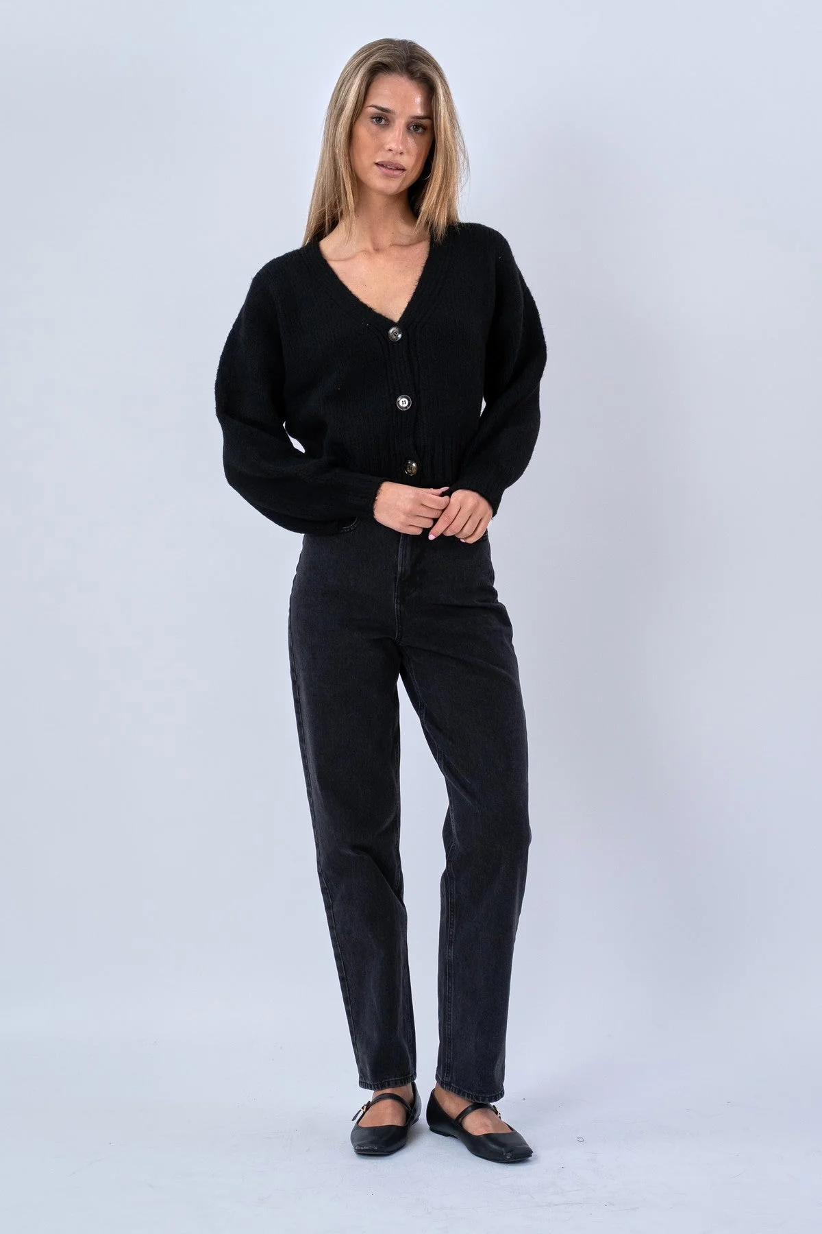 Strickjacke mit V-Ausschnitt - Schwarz - Image 2