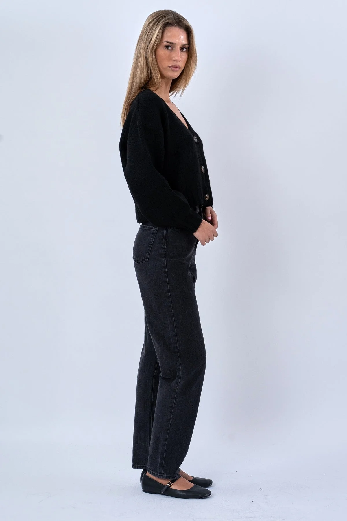 Strickjacke mit V-Ausschnitt - Schwarz - Image 4