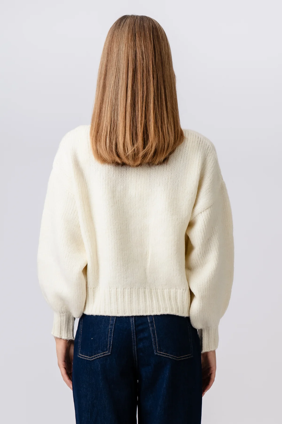 Strickjacke mit V-Ausschnitt – Ecru - Image 5