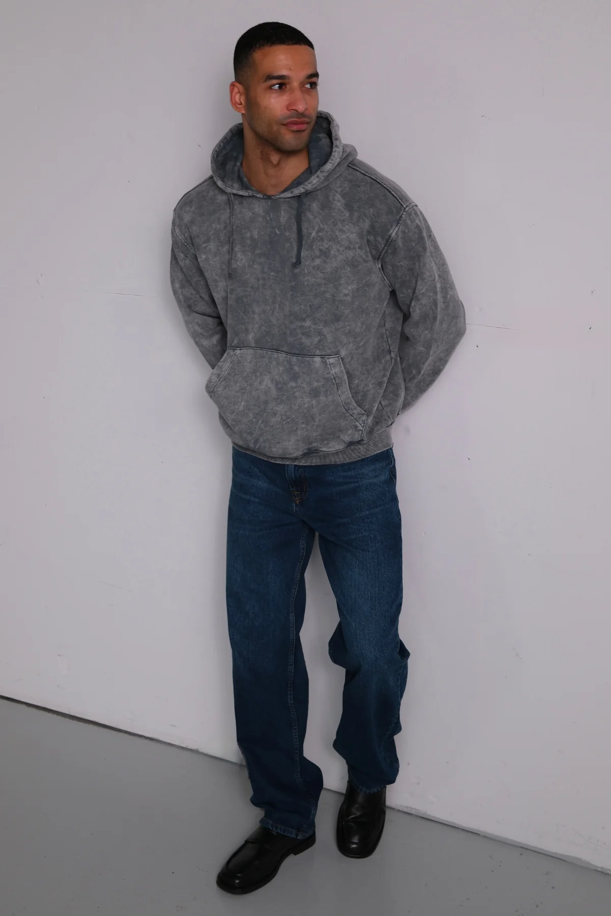 Vincent Kapuzenpullover – Grau - Image 3