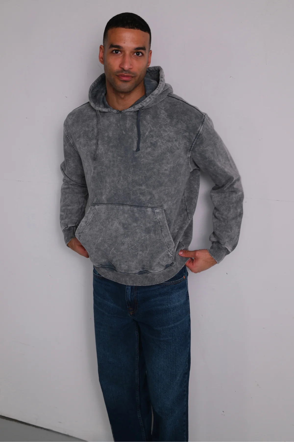Vincent Kapuzenpullover – Grau - Image 4