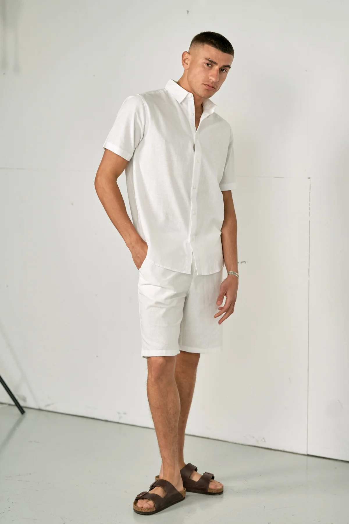 Wäsche mit kurzärärmernem Hemd + Leinen Shorts - Weiß (Paketangebot) - Image 3